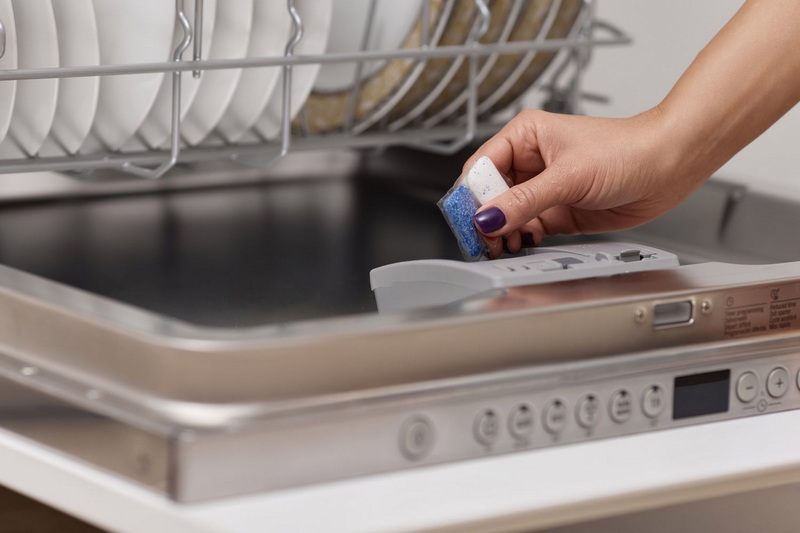 Voc&ecirc; deve colocar c&aacute;psulas para m&aacute;quina de lavar lou&ccedil;a no dispensador?